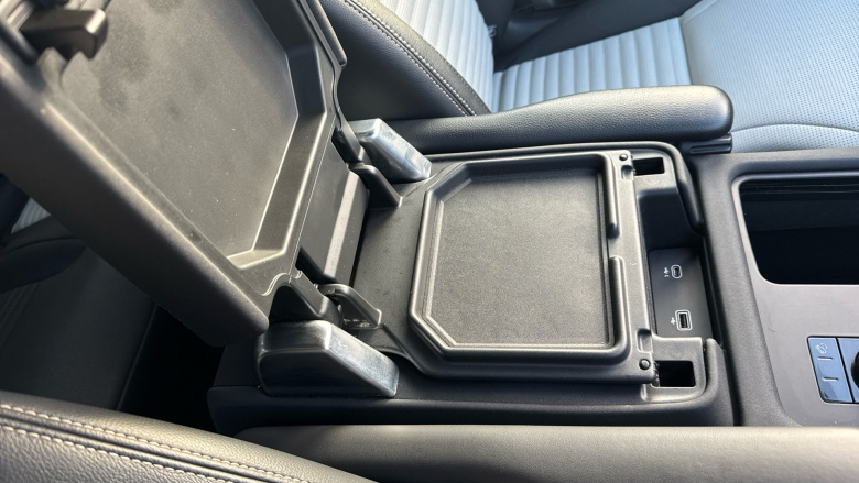 Land Rover Discovery 2.0 P300 R-Dynamic S 5dr Auto Petrol Station Wagon